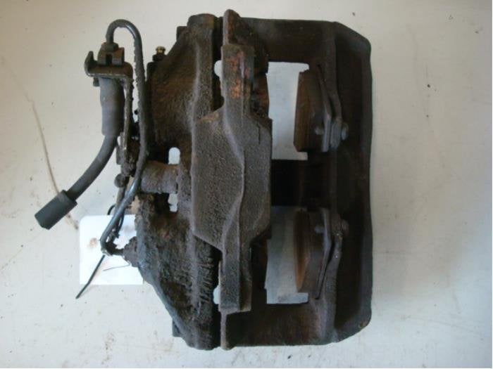 Etrier de frein (pince) avant gauche d'un Audi A8 (A8 94-), -, 3 mois de garantie, Audi, Utilisé
