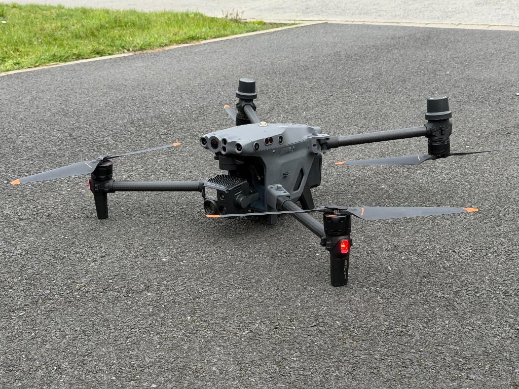 DJI Matrice 30T – Complete professionele thermal drone set, 900 g à 4 kg, Qualité supérieure, Comme neuf, 30 à 45 minutes