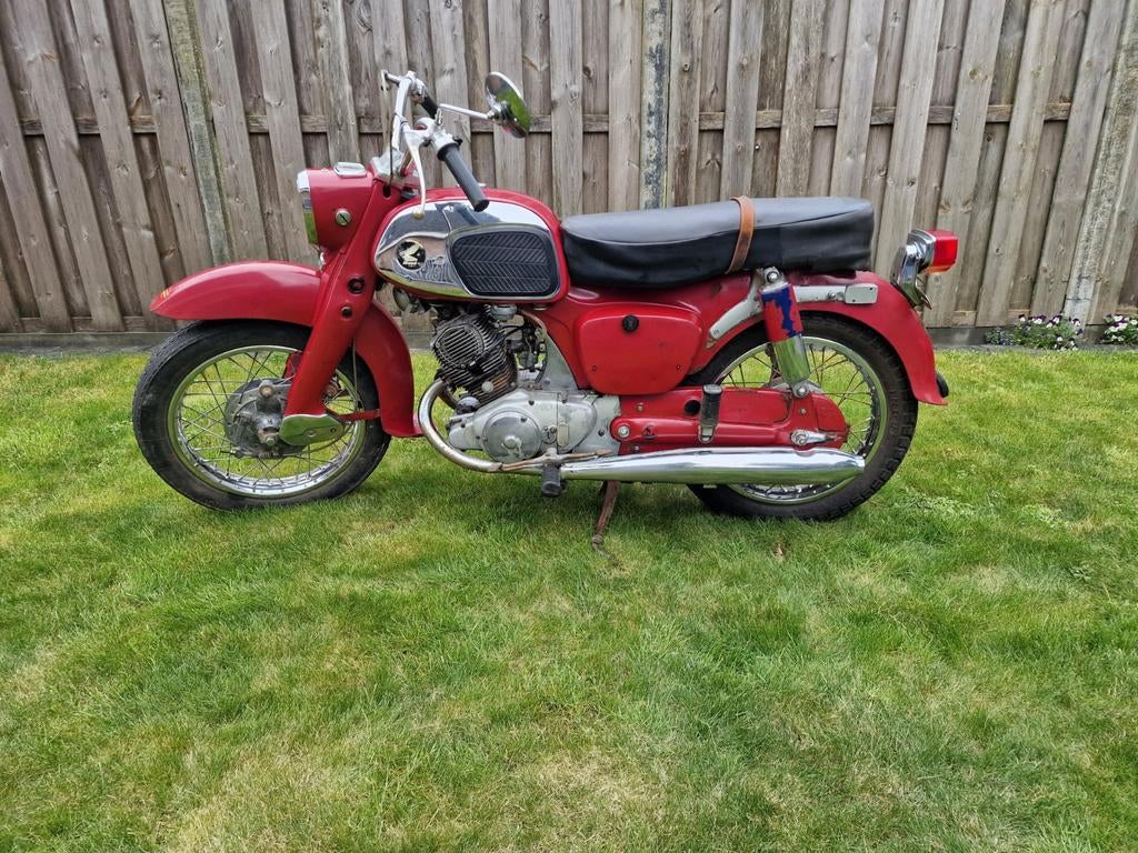 Honda C92 1965 tweecilinder 125cc. Zeldzame motorfiets!