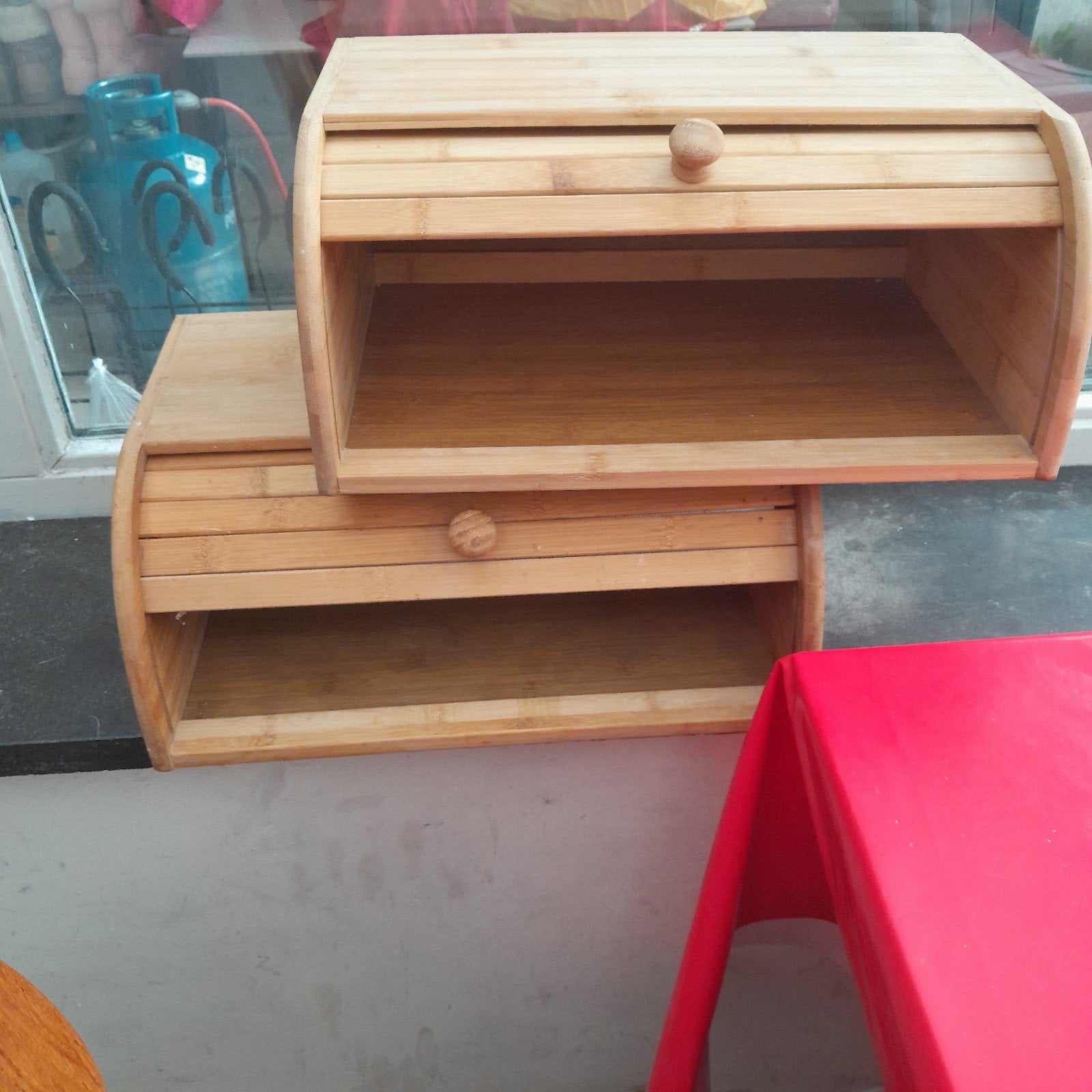 Boîte à pain ou rangement, Enlèvement