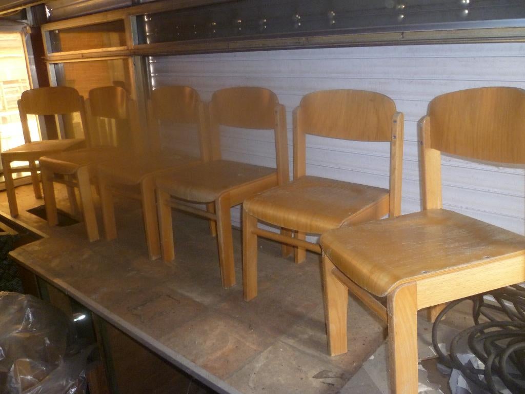 6 OUDE KINDERSTOELTJES, Ophalen