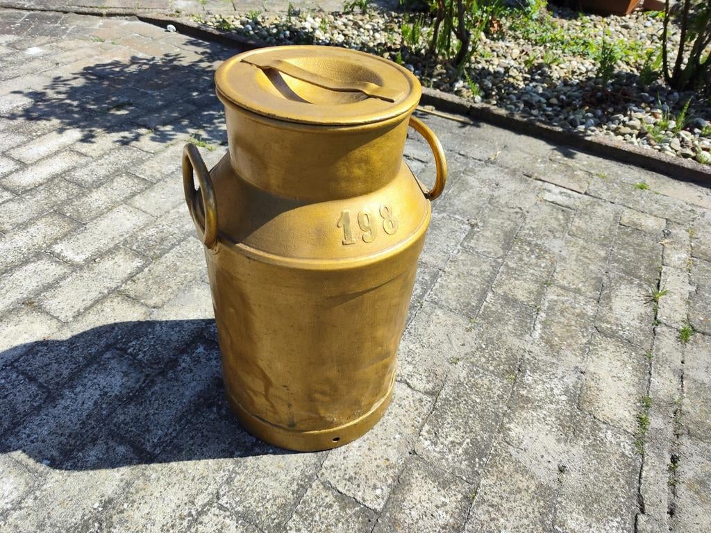 Melkkan, Antiek en Kunst, Ophalen