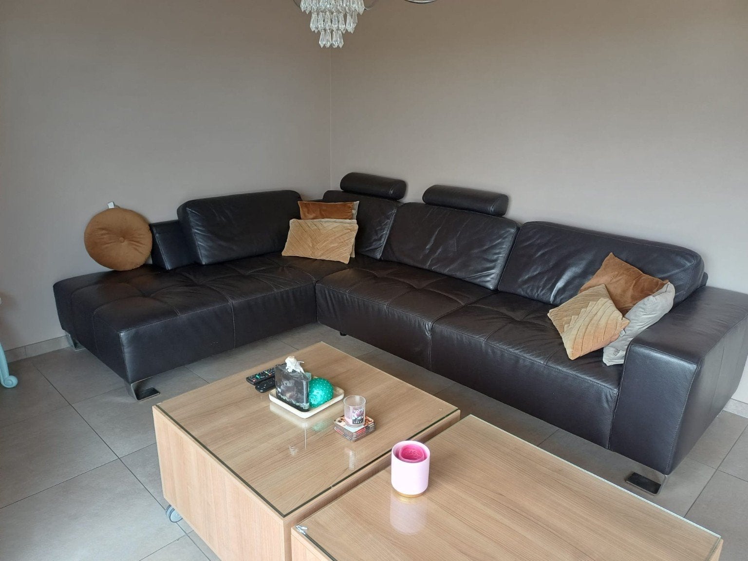 Grote donkerbruine hoeksalon 306 x 215 cm + poef 100 x 100cm, Huis en Inrichting, Ophalen
