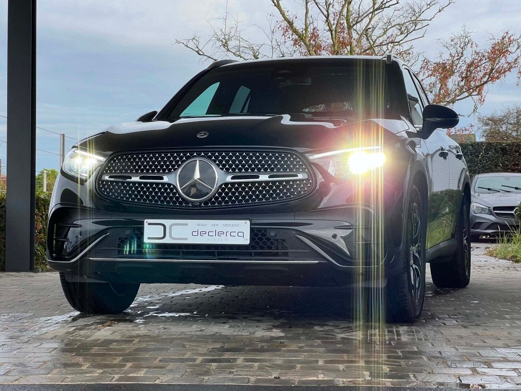 Mercedes GLC 200 4M AMG 2025 trekhaak camera panodak, Autos, Cuir, Euro 6, Entreprise, Phares entièrement LED