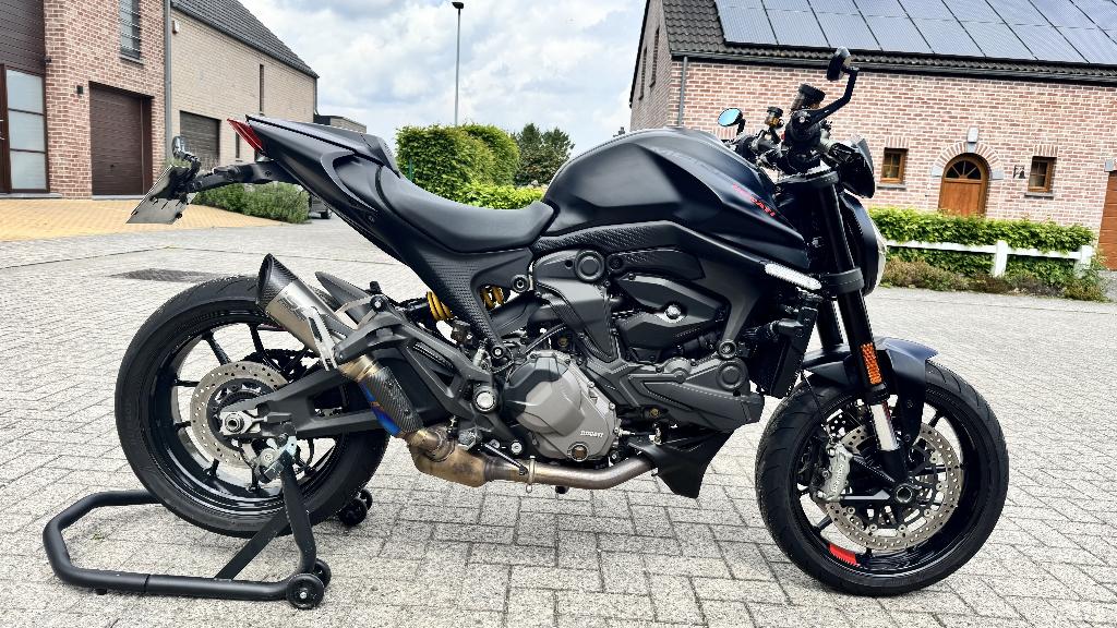 Ducati Monster + 937, Sportuitlaat, 2 cilinders, Occasion, Motorrijbewijs A