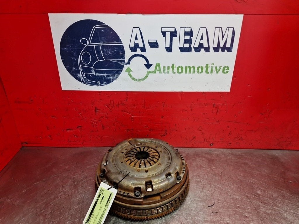 VOLANT MOTEUR BI-MASSE Volvo V40 (MV) (|31492570|32441423|), Info@volvocars.com, Volvo Car Germany GmbH, Siegburger Straße 229
50679  Köln, DE