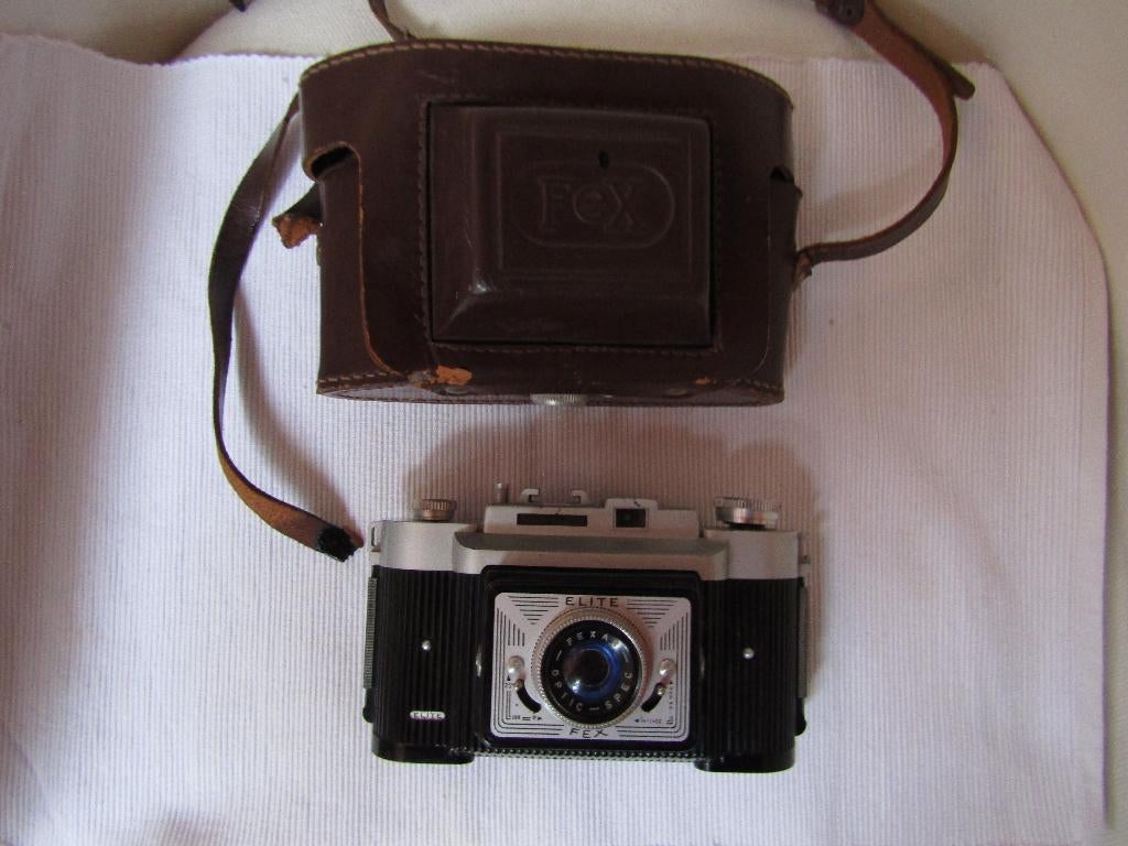 Oude Elite FEX camera + leren hoesje 1955, Ophalen of Verzenden, 1940 tot 1960, Fototoestel
