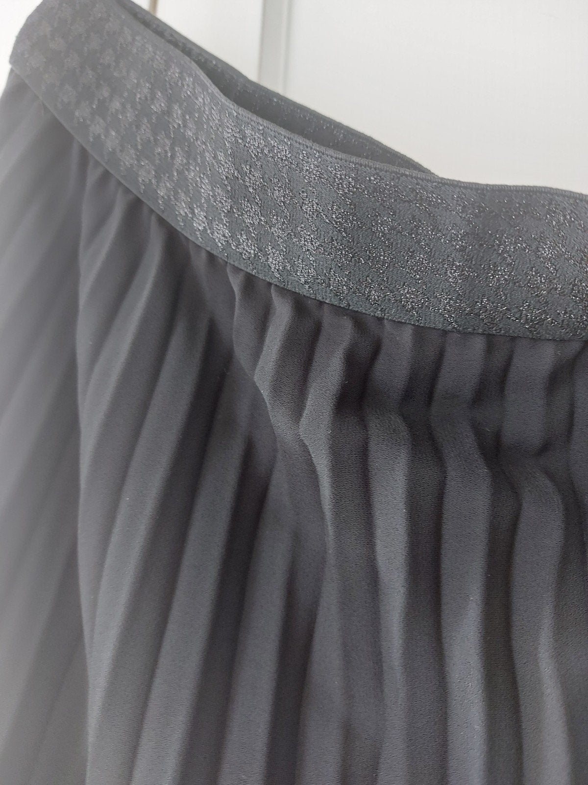 zwart plooirok maat 44 merk 's Oliver, Kleding | Dames, S. Oliver, Ophalen, Maat 42/44 (L), Zwart
