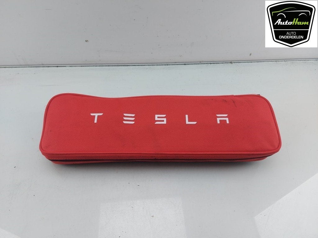 DIVERS Tesla Model 3 (01-2017/-), Dhr. J. Ham, Administratie@autoham.nl, Utilisé, Autres marques automobiles