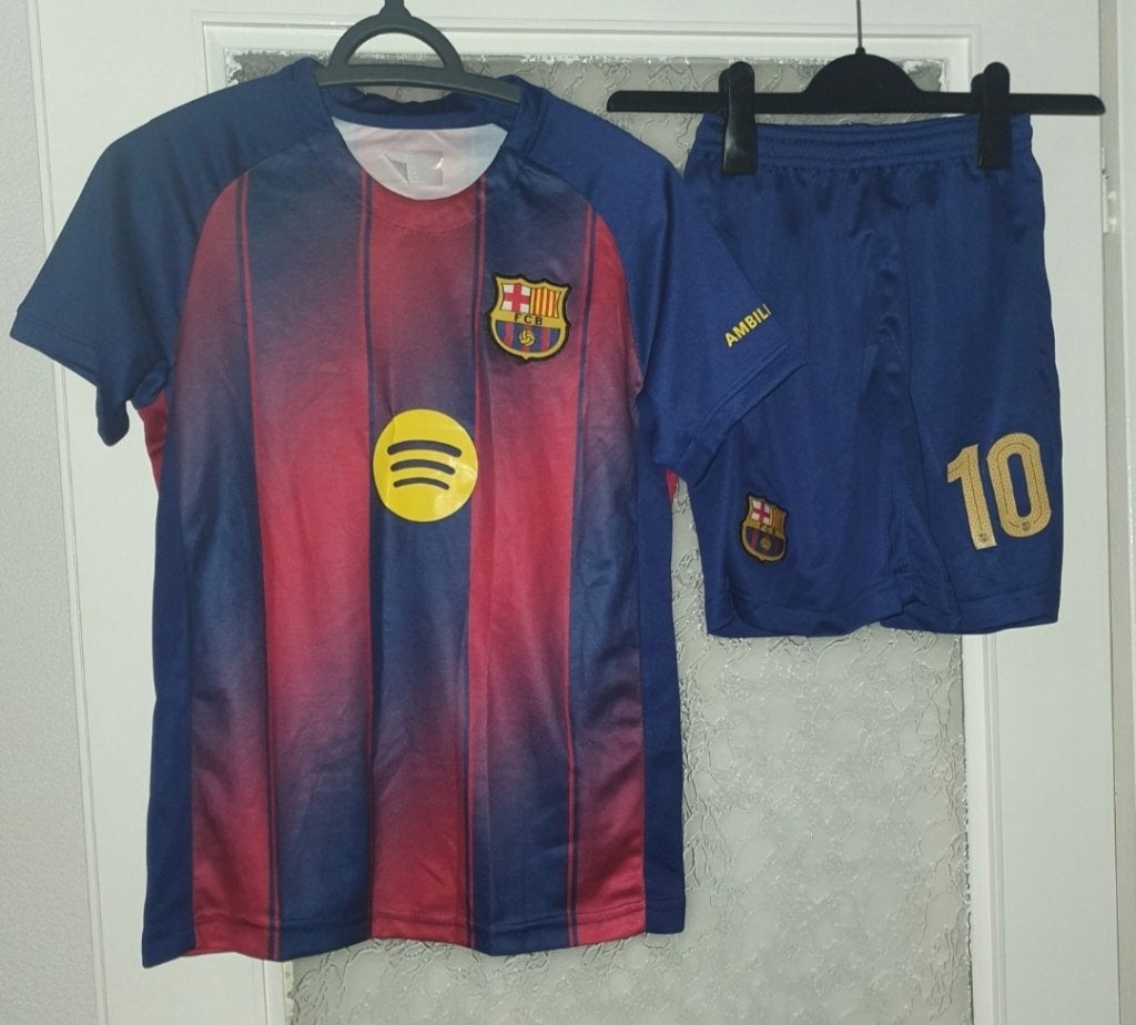 FC Barcelona Voetbaltenue (Lamine Yamal) kinderset maat:160, Taille XS ou plus petite, Enlèvement ou Envoi, Neuf, Set