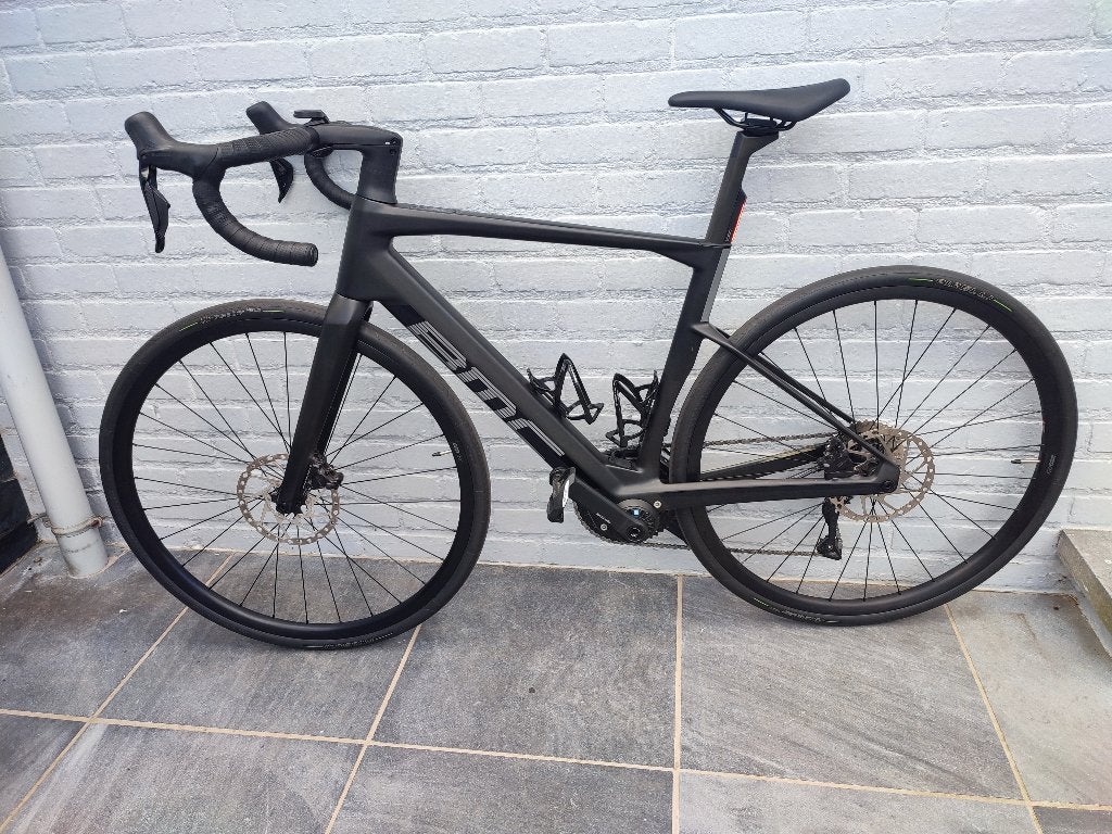 BMC Roadmachine 01 amp drie carbon metalen elektrisch M, Sport en Fitness, Wielrennen, Zo goed als nieuw, Ophalen