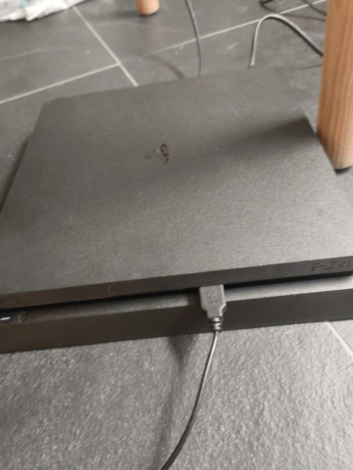 Sony PlayStation 4 Slim (CUH-2216A) – Inclusief 1 Controller, 500 GB, Avec 1 manette, Comme neuf, Enlèvement