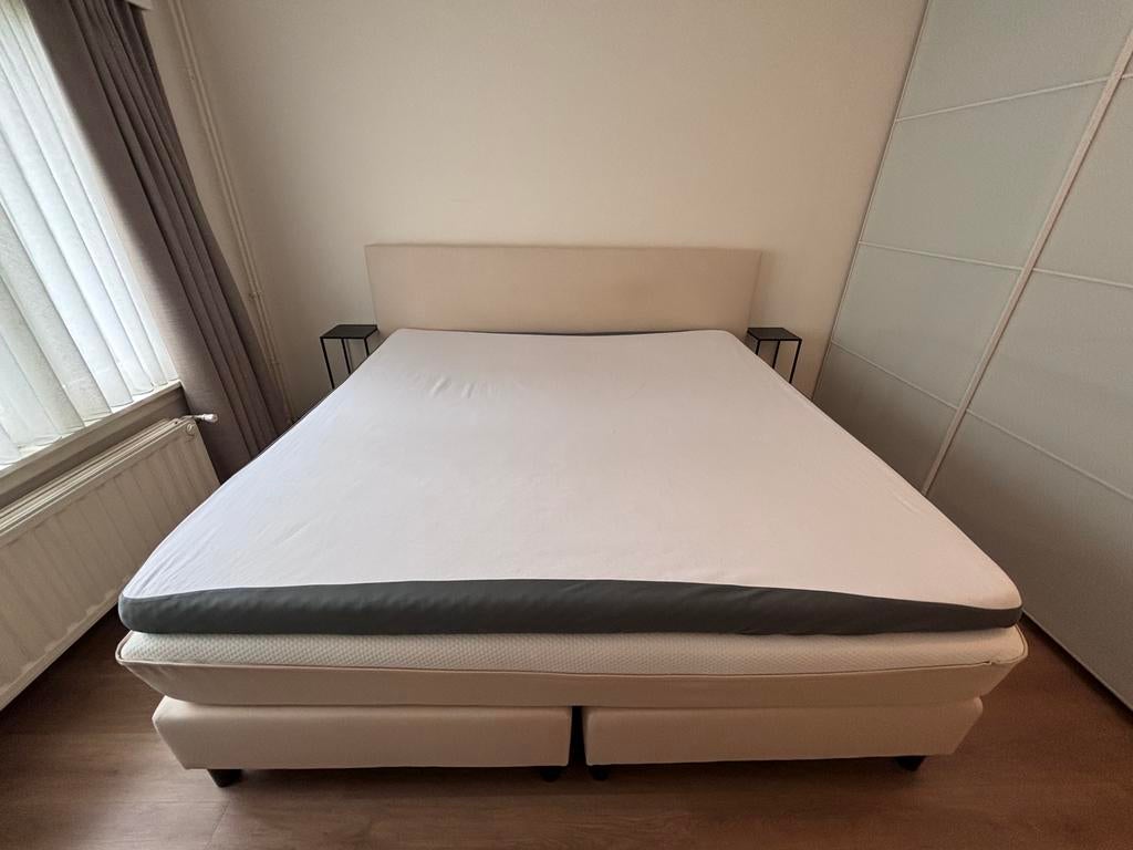 Emma Boxspring 200x200 met Premium Topper & Matrasbeschermer, Ophalen, Beige, Tweepersoons, Zo goed als nieuw