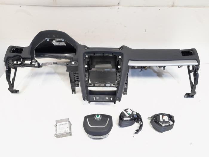 Kit airbag + tableau de bord d'un Skoda Octavia, -, 3 mois de garantie, Utilisé, Skoda