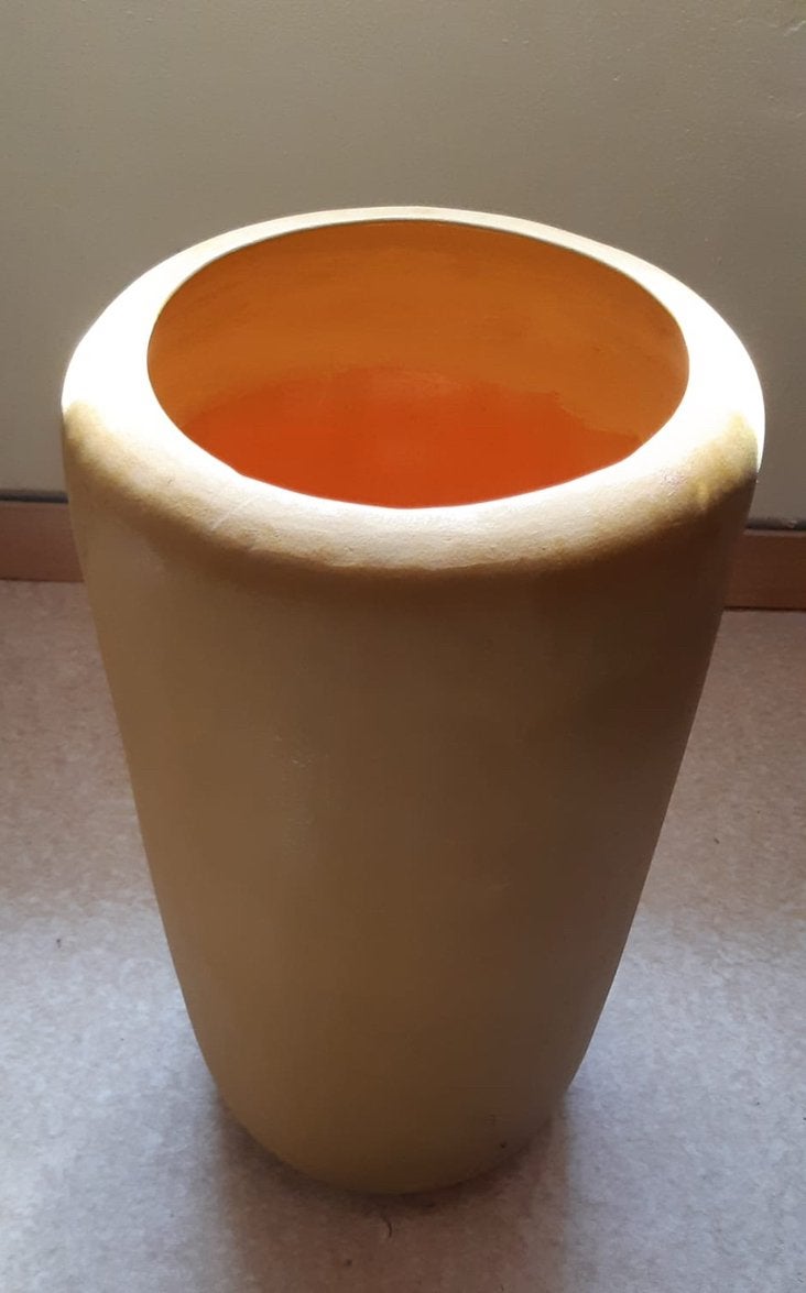 Vase jaune moutarde, Enlèvement, Comme neuf