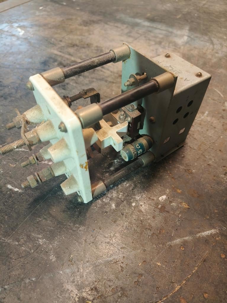Antiek Hoogspannings Antenne-relais / T-R Switch (Keramisch), Ophalen, Gebruikt