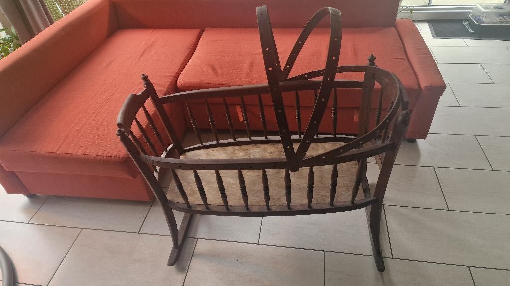 Berceau de bébé ancien, Enlèvement