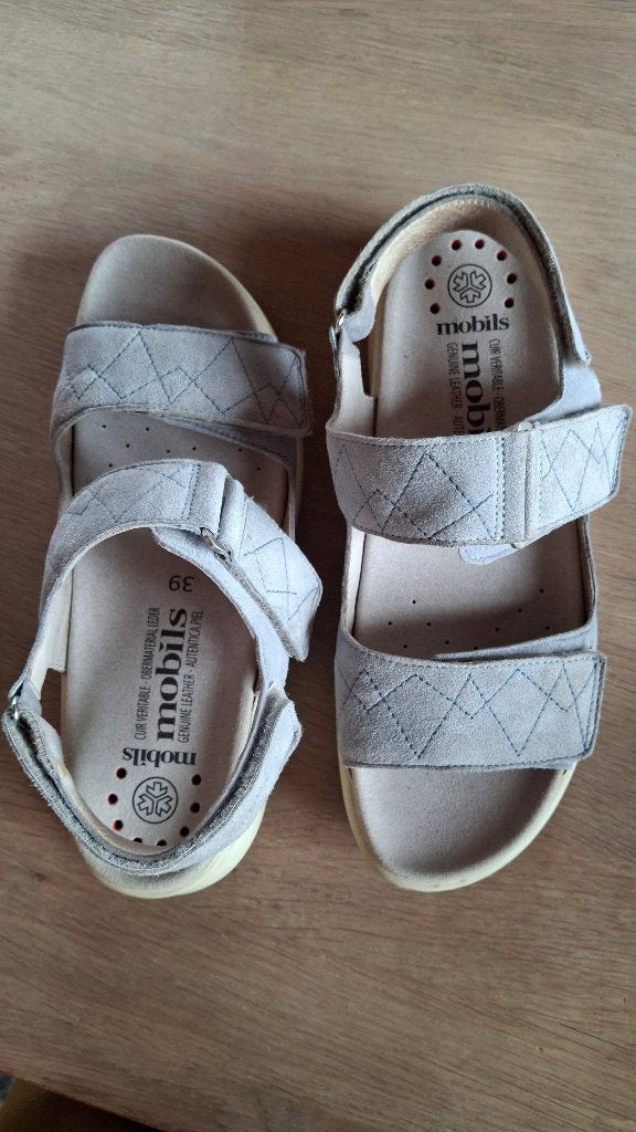 Sandalen Mobils licht blauw daim maat 39, Kleding | Dames, Ophalen, Blauw, Gedragen, Sandalen of Muiltjes