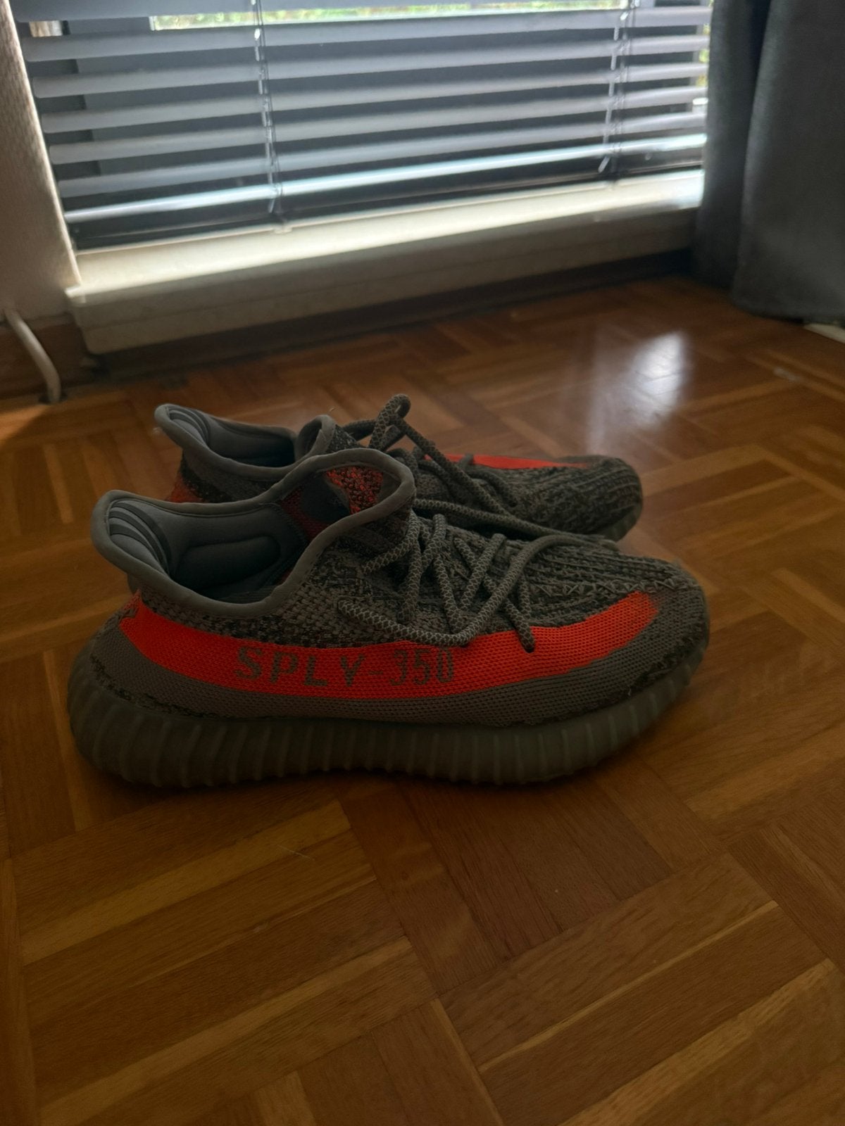 adidas Yeezy Boost 350 V2 Beluga Reflective, Ophalen of Verzenden, Sneakers, Grijs, Gedragen