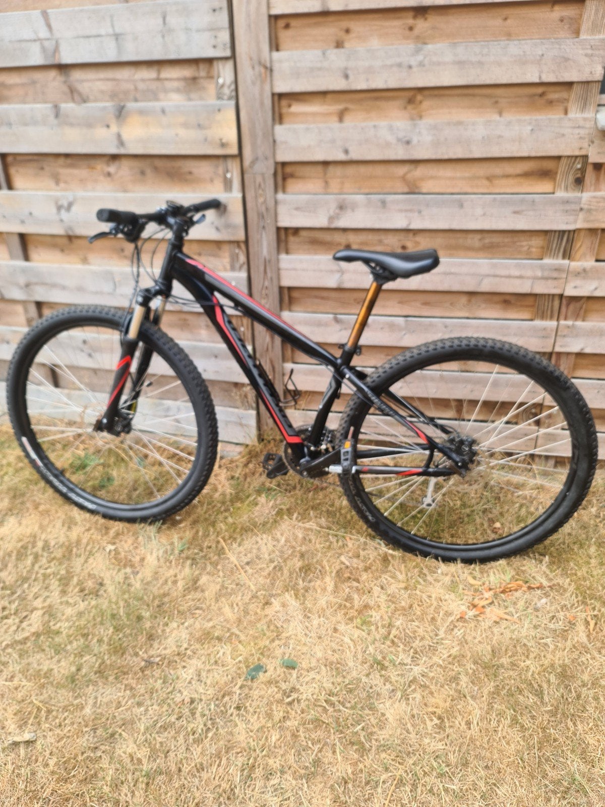 MTB SPECIALIZED Hard Rock Sports, VTT tout suspendu, Enlèvement, Comme neuf, Frein à disque