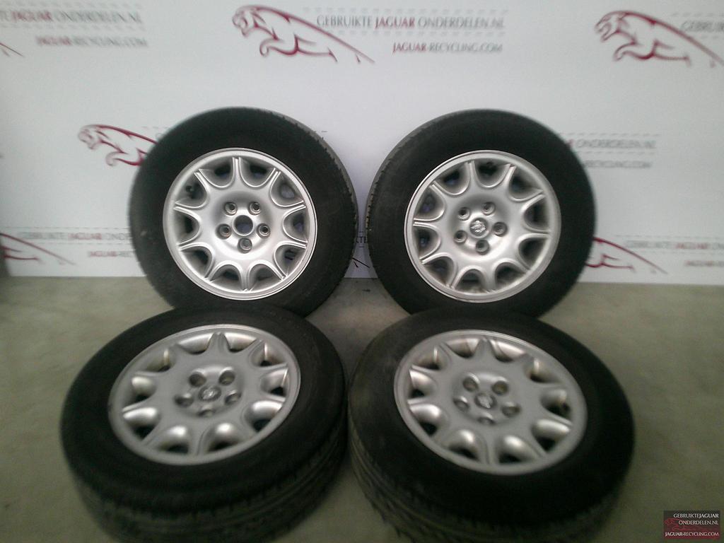 16″ Starbust velgen set van 4 met banden Jaguar X308, Auto-onderdelen, Banden en Velgen, Gebruikt, -, -, Banden en Velgen