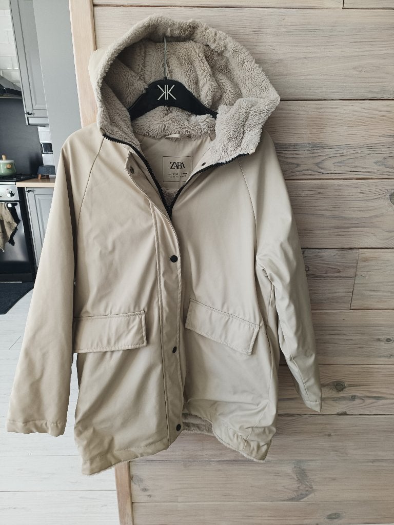 Mooie gevoerde regenjas maat 164., Kinderen en Baby's, Kinderkleding | Maat 146, Zo goed als nieuw, Meisje, Jas, Ophalen of Verzenden