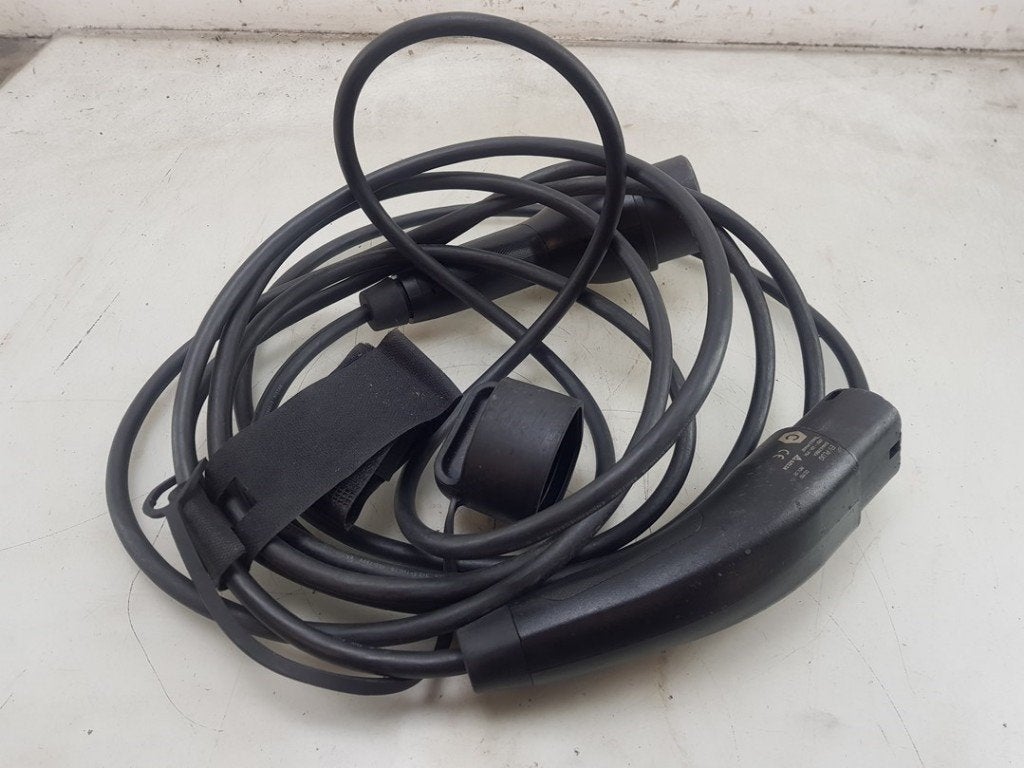 CABLE DE CHARGE Volvo XC40 (XZ) (|32257777|), Autos : Pièces & Accessoires, Info@volvocars.com, Volvo Car Germany GmbH, Siegburger Straße 229
50679  Köln, DE