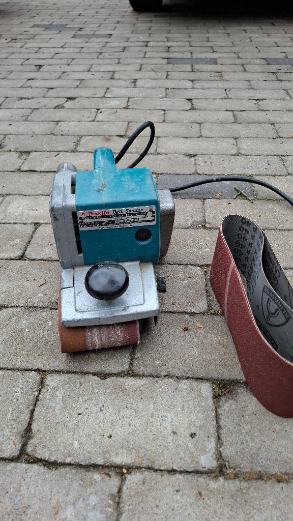 makita bandschuurmachine, Ophalen, Gebruikt, 600 tot 1200 watt, Bandschuurmachine