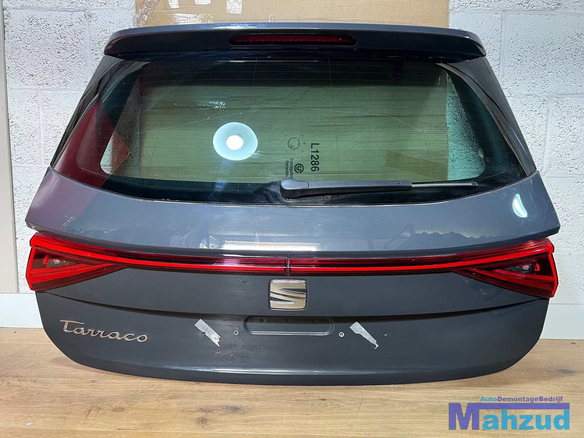SEAT TARRACO FACELIFT Grijs Achterklep achterlicht 2023-2024, Auto-onderdelen, Gebruikt, Deur, Autovia A-2, Km 585 585
08760  Martorell, ES