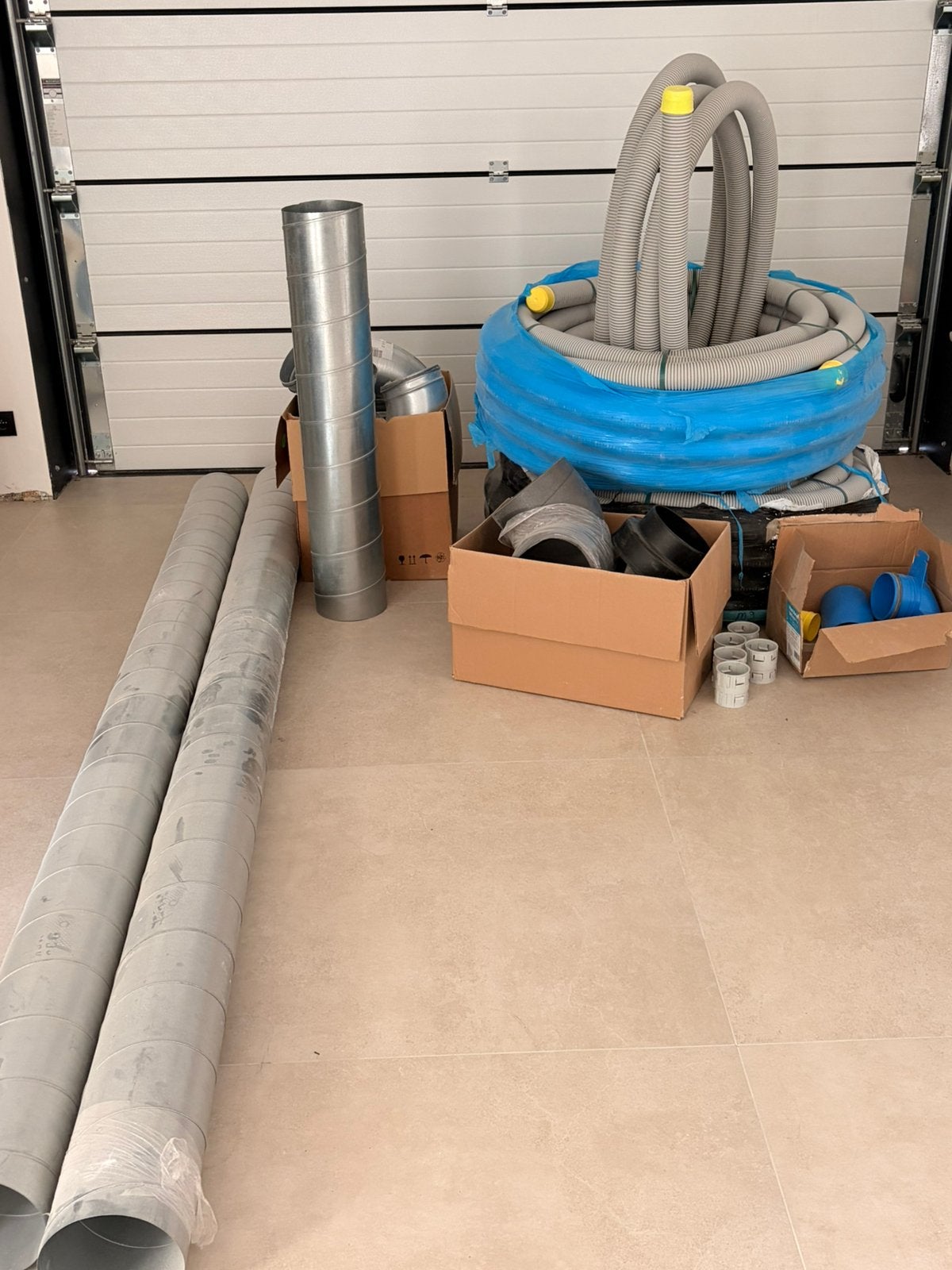 Allerlei ventilatie benodigdheden, Ophalen, Zo goed als nieuw