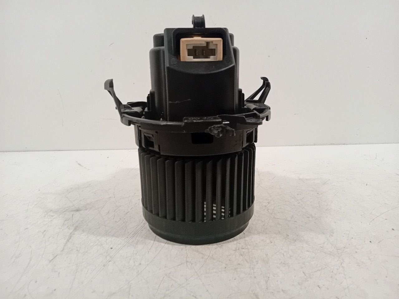Kachel ventilator motor Renault Captur, Onderdelen@venauto.nl, Van der Ven Autorecycling B.V., Ettenseweg 76, 4706 PB Roosendaal, The Netherlands