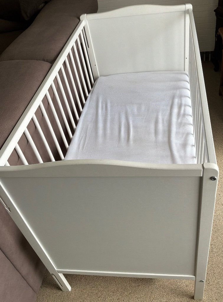 Kinderbedje, Ophalen, Zo goed als nieuw, Matras