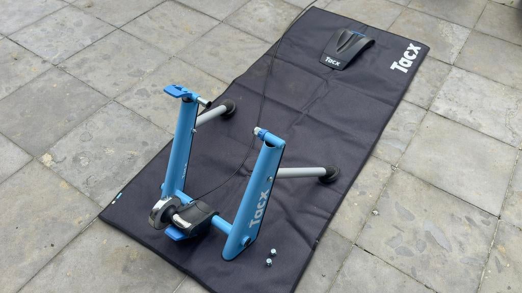 Tacx boost home trainer, Ophalen, Gebruikt, Metaal, Benen