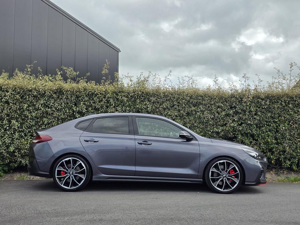 Hyundai i30 Fastback 2.0 t-gdi n performance pack 5d 202kw, Auto's, 275 pk, Gebruikt, Zwart, Parkeersensor