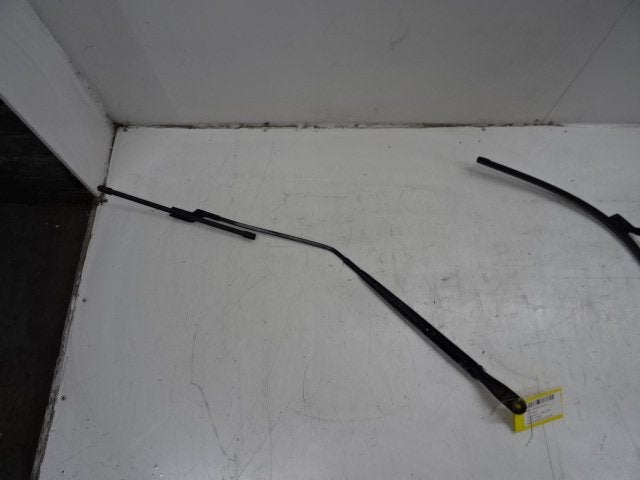 RUITENWISSERARM LINKS VOOR Opel Mokka / Mokka X, Gebruikt, Opel, Opel Automobile GmbH, Kontakt-opel@opel.com