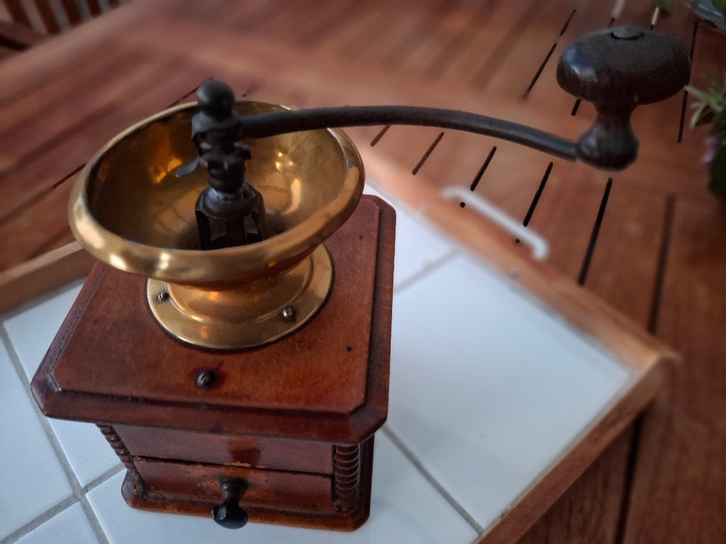 Retro koffiemolen., Antiek en Kunst, Ophalen