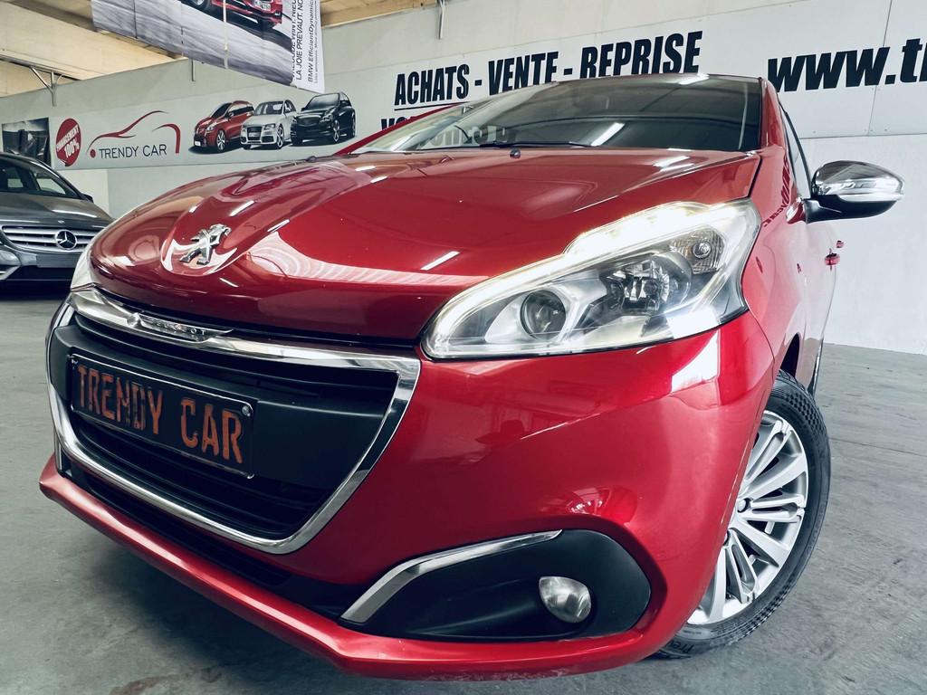 Peugeot 208 1.2i PureTech Style+NAVI+JANTES+TEL+CARNET+CARPA, Auto's, Voorwielaandrijving, Stof, Gebruikt, 1546 kg