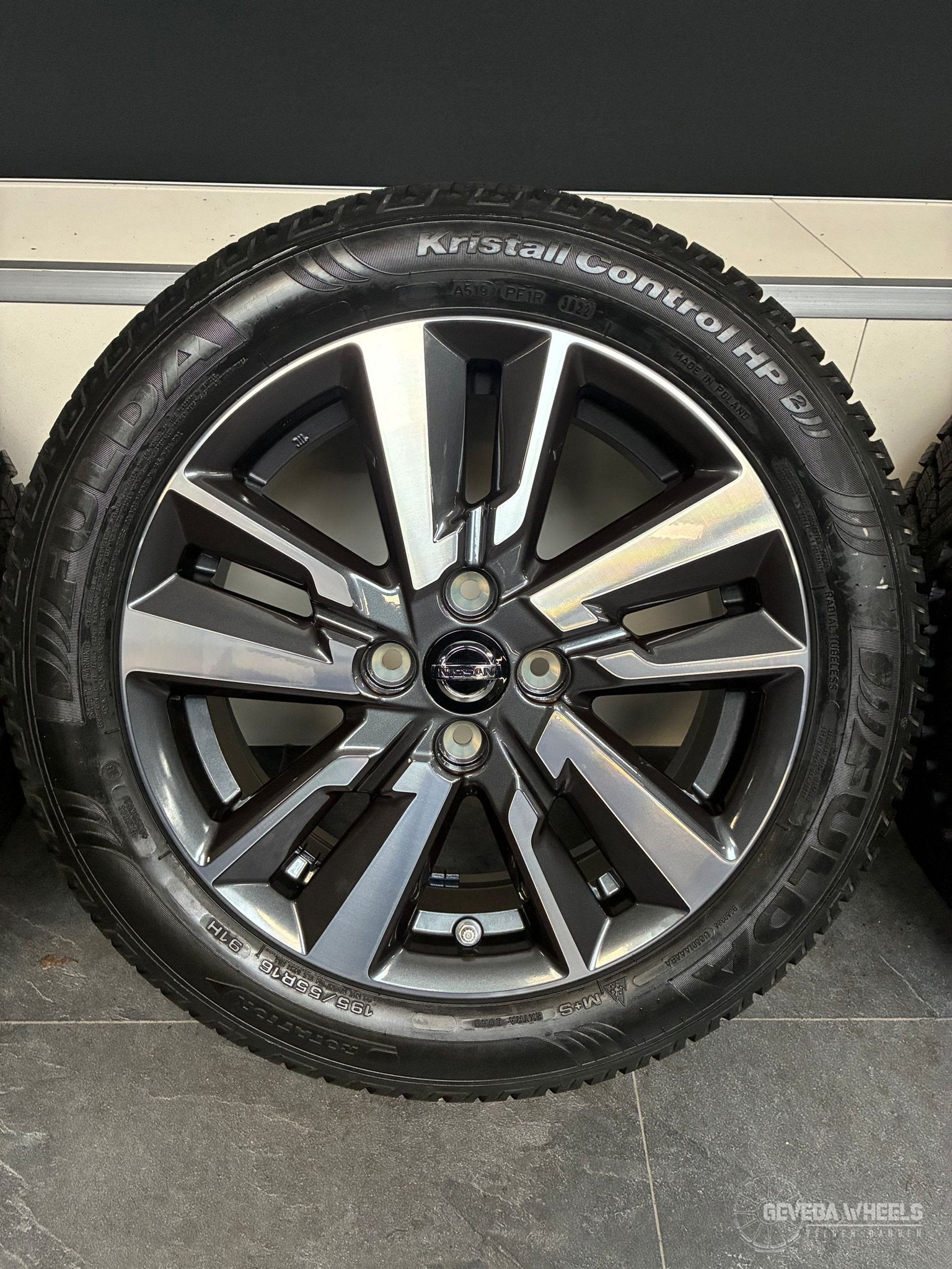 16” originele Nissan Micra velgen + winterbanden 4x100 TPMS, Autos : Pièces & Accessoires, Pneus et Jantes, Pneus hiver, 16 pouces