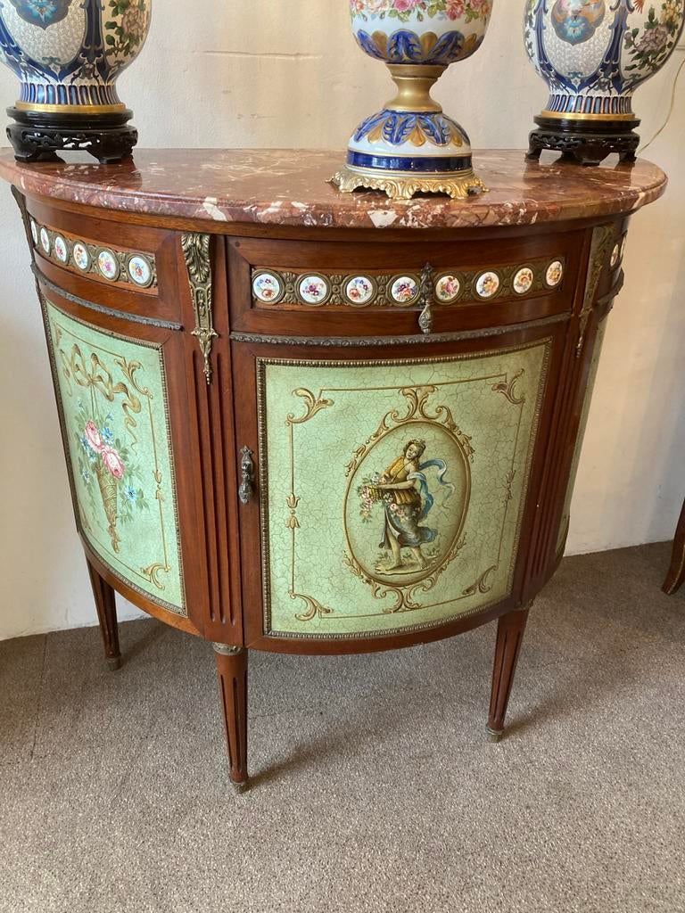 Antieke dres uit Italië met sèvres plaquettes, Ophalen