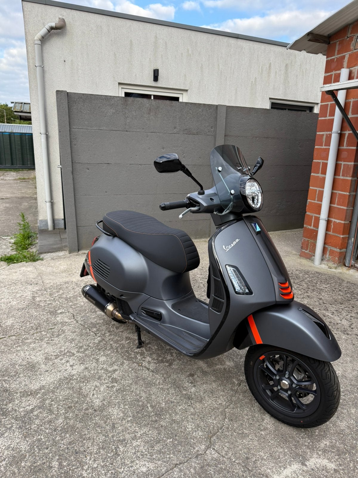 Vespa GTS125, Fietsen en Brommers, Ophalen, Zo goed als nieuw, Vespa