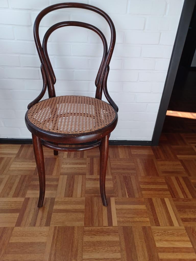 3 antieke houten Thonetstoelen  ., Ophalen