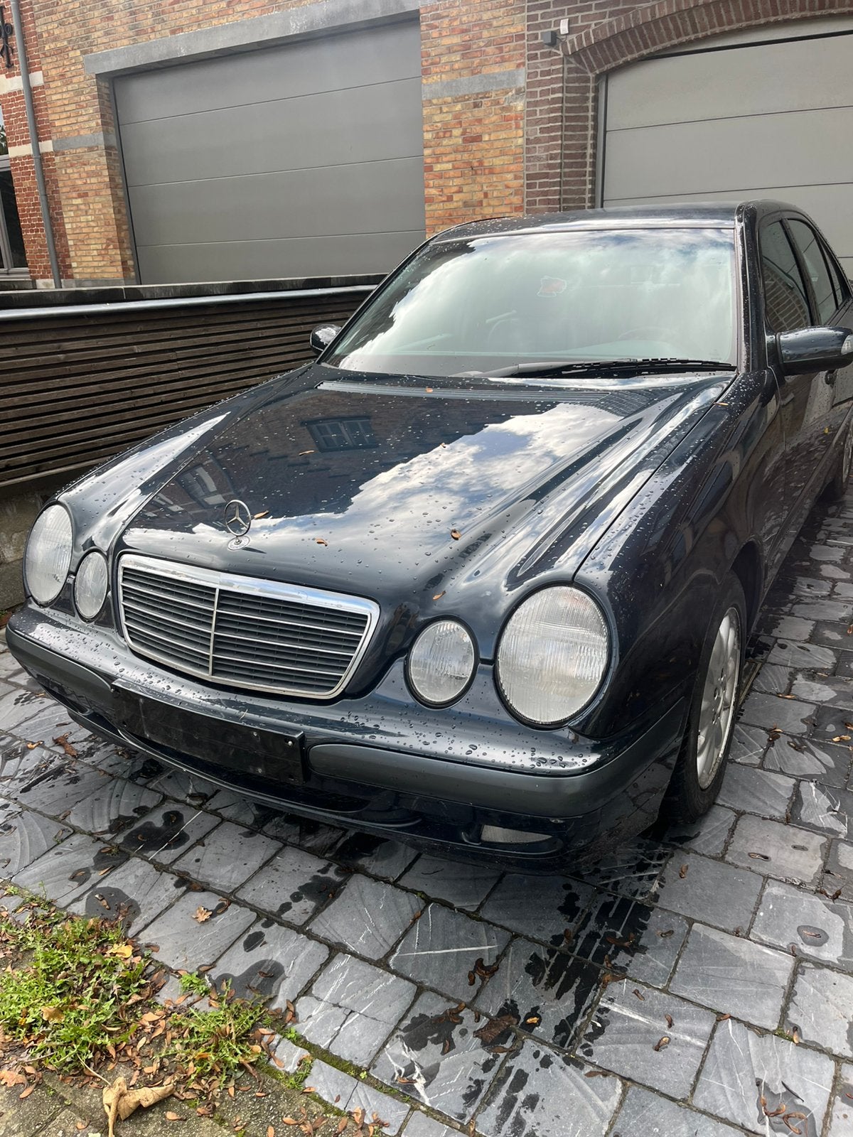 Mercedes E200d 133000 km, Particulier, Achat, Attache-remorque