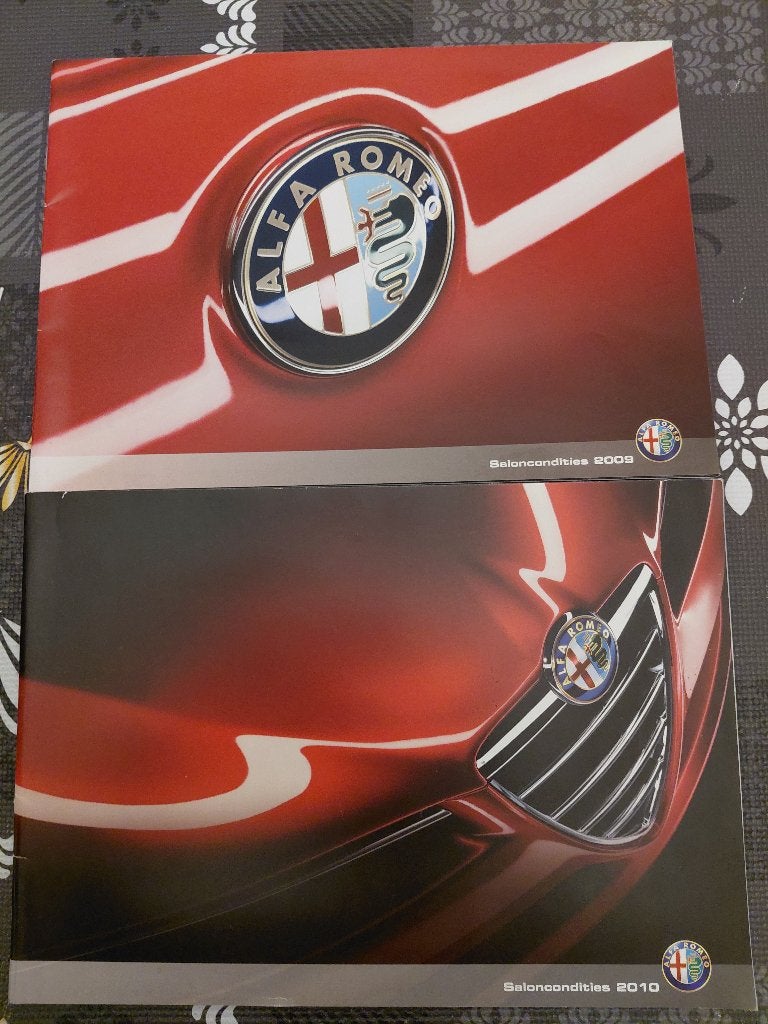 2 brochures sur les conditions du salon Alfa Romeo 2009/2010, Enlèvement ou Envoi, Alfa Romeo, Comme neuf, Alfa Romeo
