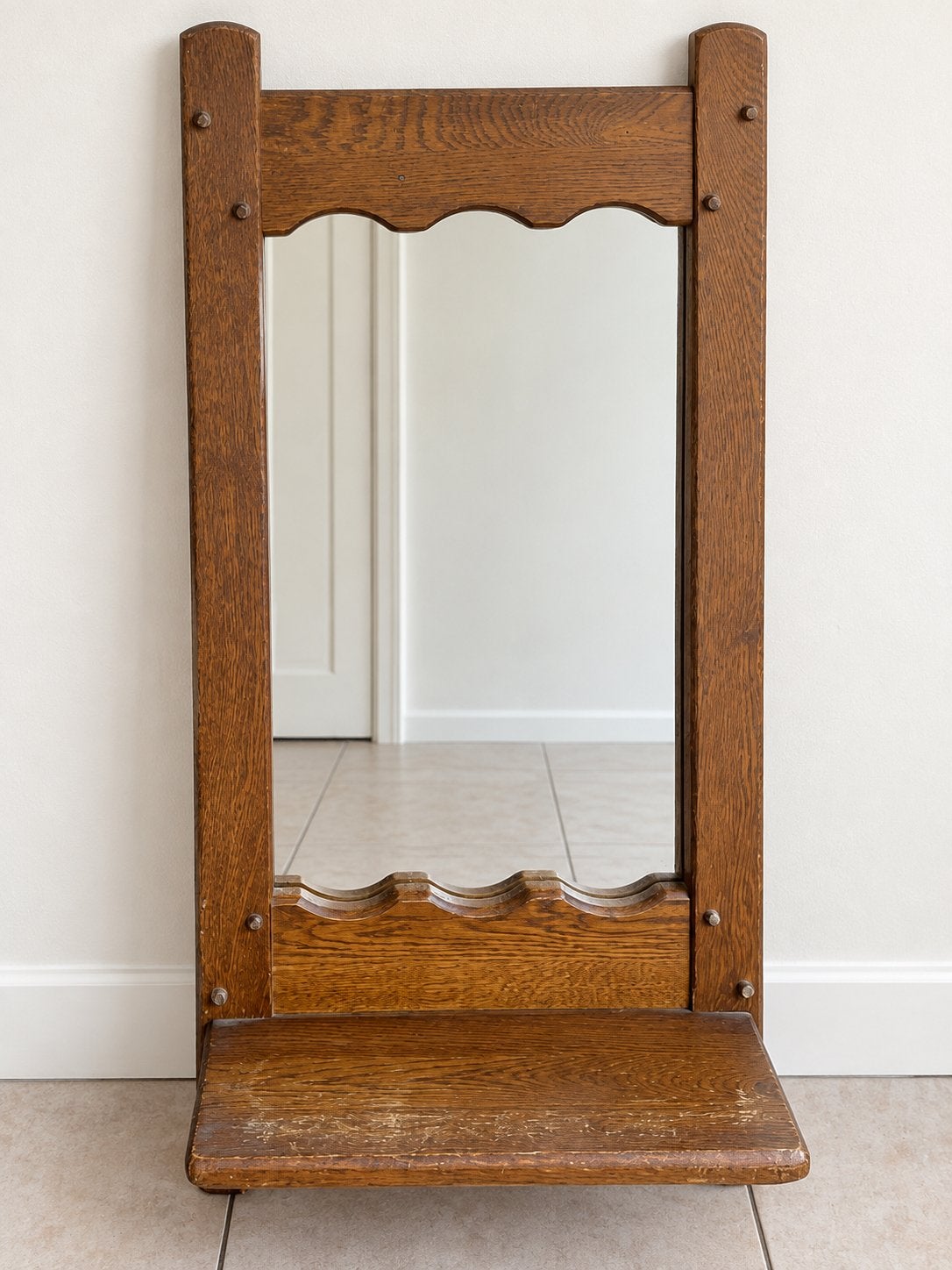 Miroir mural vintage en bois avec tablette – charme rustique, Enlèvement