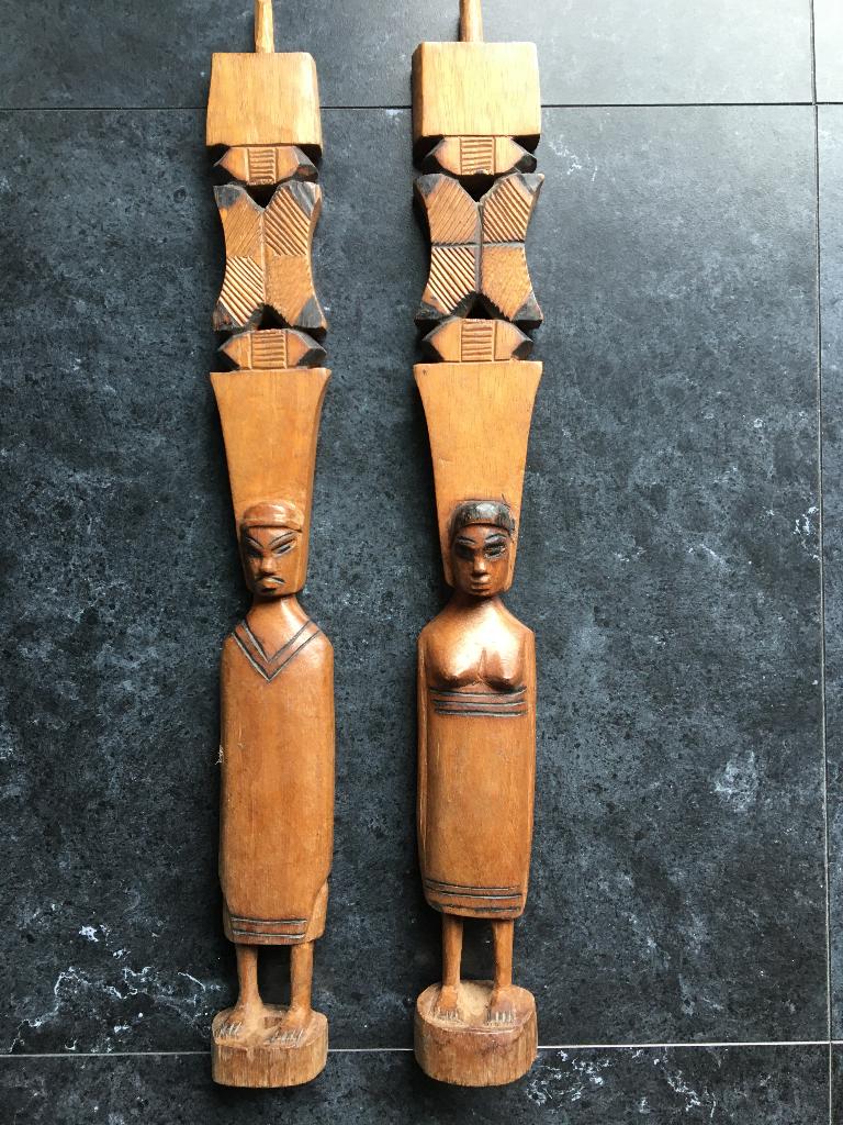 Houten gegraveerde beeldjes (koppel), Ophalen of Verzenden, Zo goed als nieuw, Mens