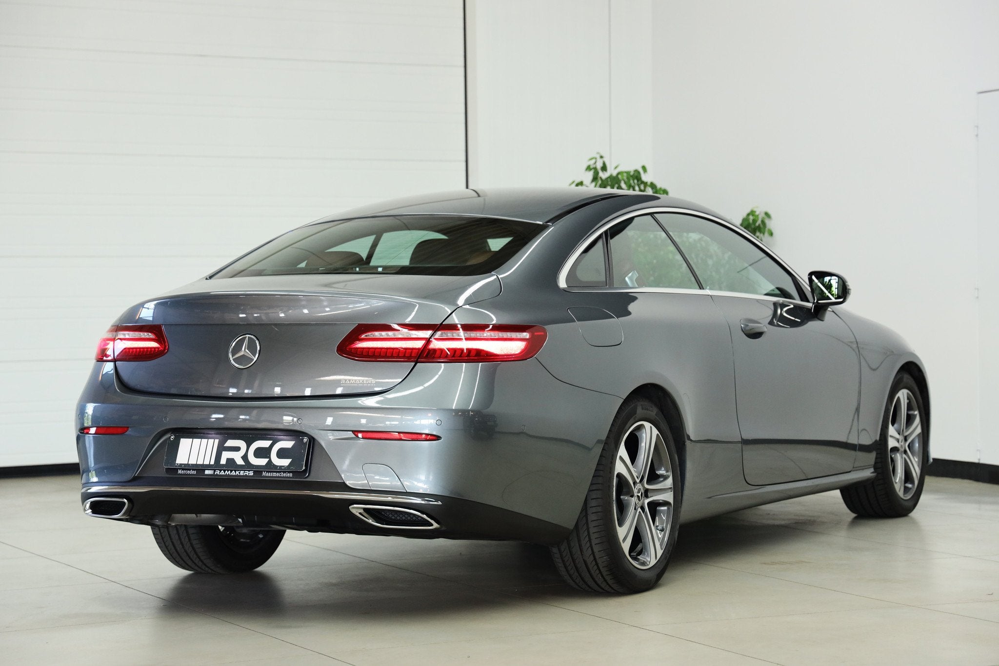 Mercedes-Benz E 220 d Coupé | Avantgarde *BRUIN LEDER* LED, Auto's, 4 zetels, Achterwielaandrijving, Euro 6, 4 cilinders