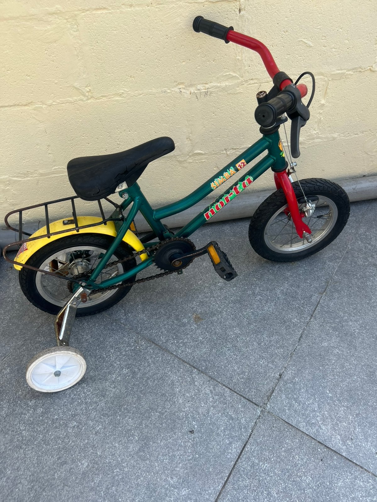 Vélo enfant 20€ à réparer pneu arrière, Enlèvement, Comme neuf