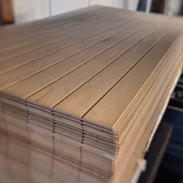 Panneau en méranti languetté pour bardage : 2.44m/1.22m 87 €, Enlèvement, Neuf, Bricolage