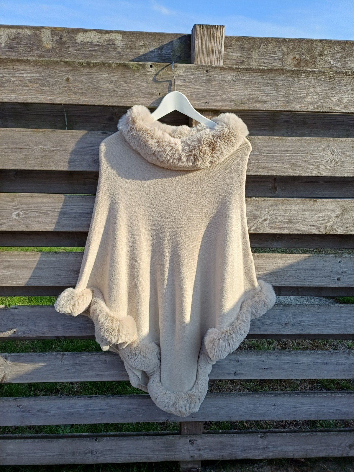 cape, Ophalen, Beige
