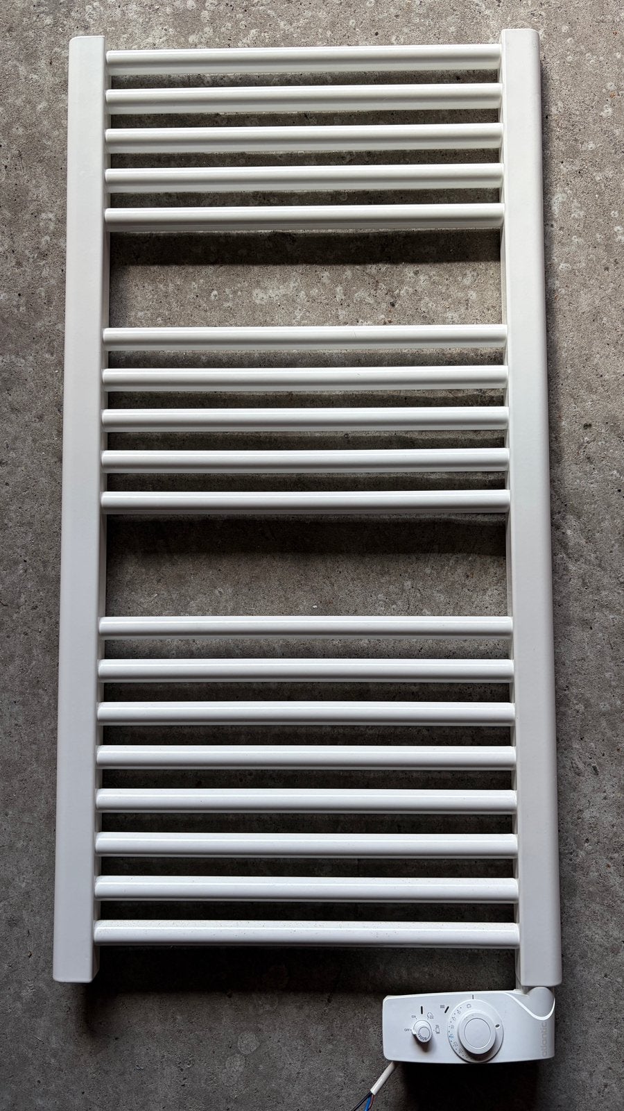 Elektrische radiator handdoekdroger atlantic, Doe-het-zelf en Bouw, Ophalen, Zo goed als nieuw, Radiator
